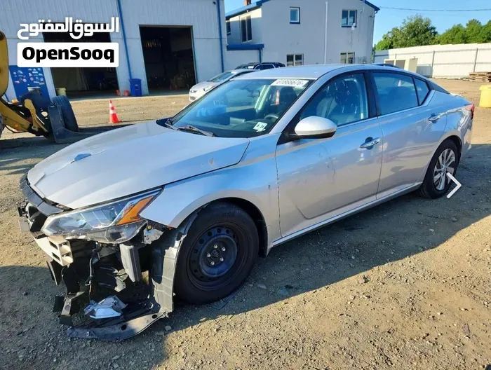 Nissan Altima 2019 photo 2