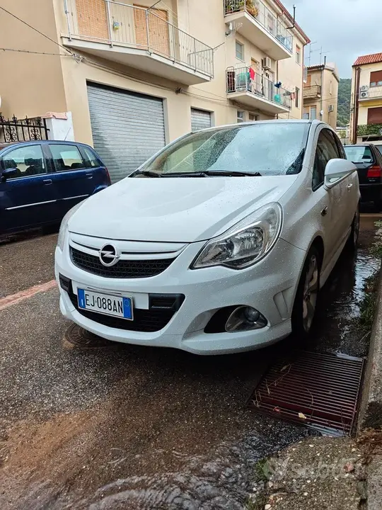 Opel Corsa 2011 photo 2