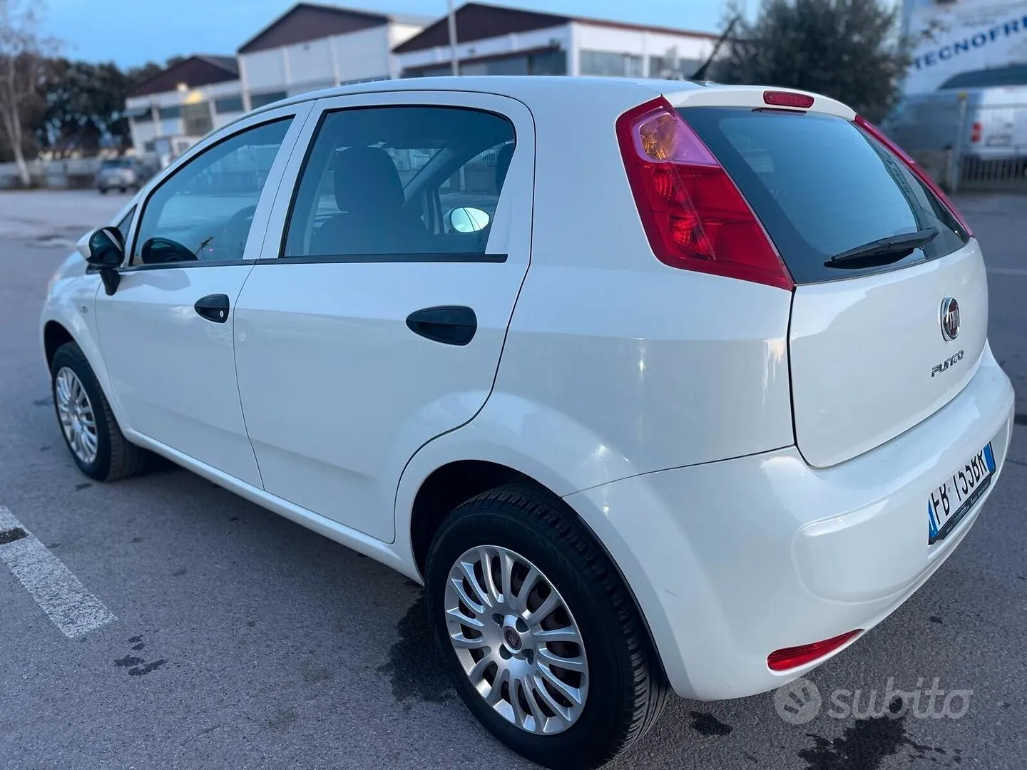 Fiat Punto 2015 photo 5