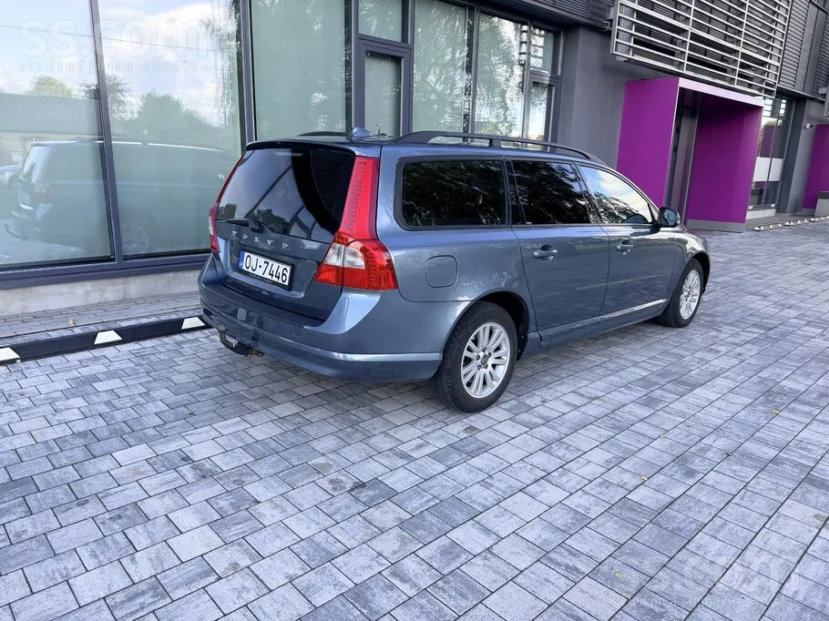 Volvo V70 2012 photo 5