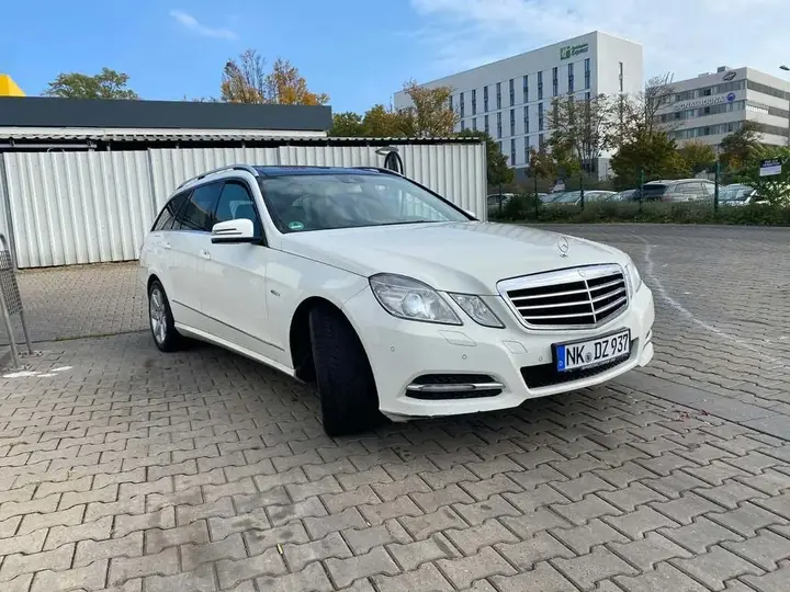 Mercedes-Benz E 220