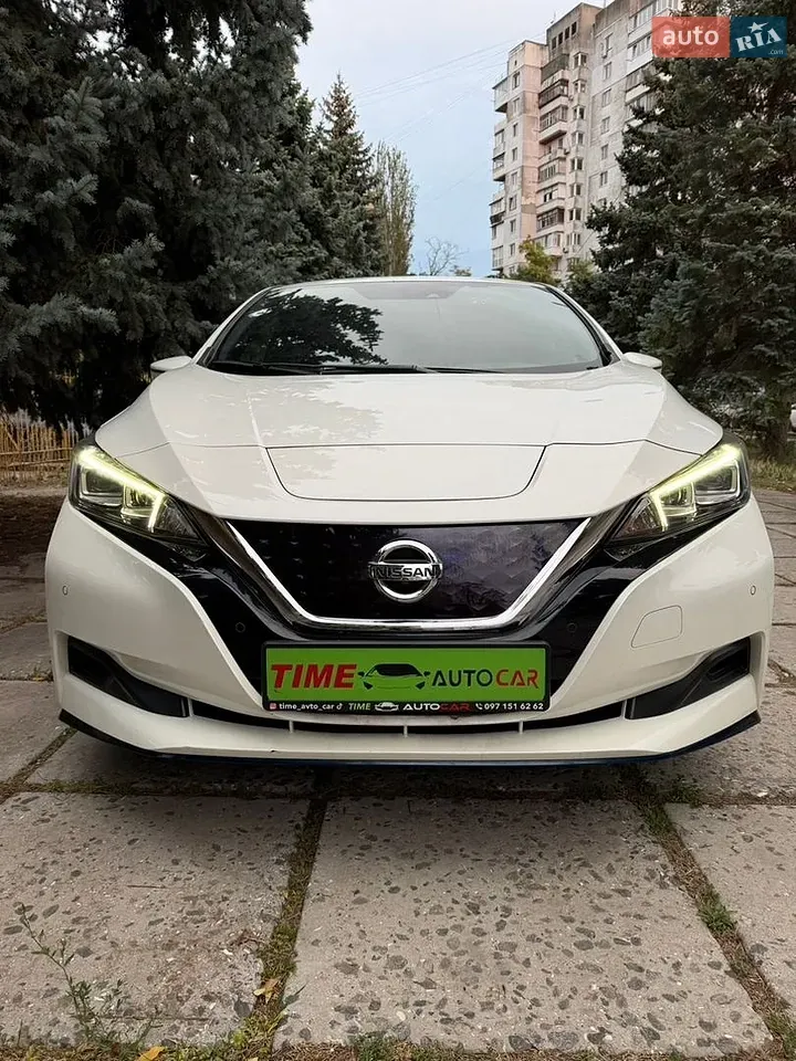 Nissan Leaf 2019 photo 2