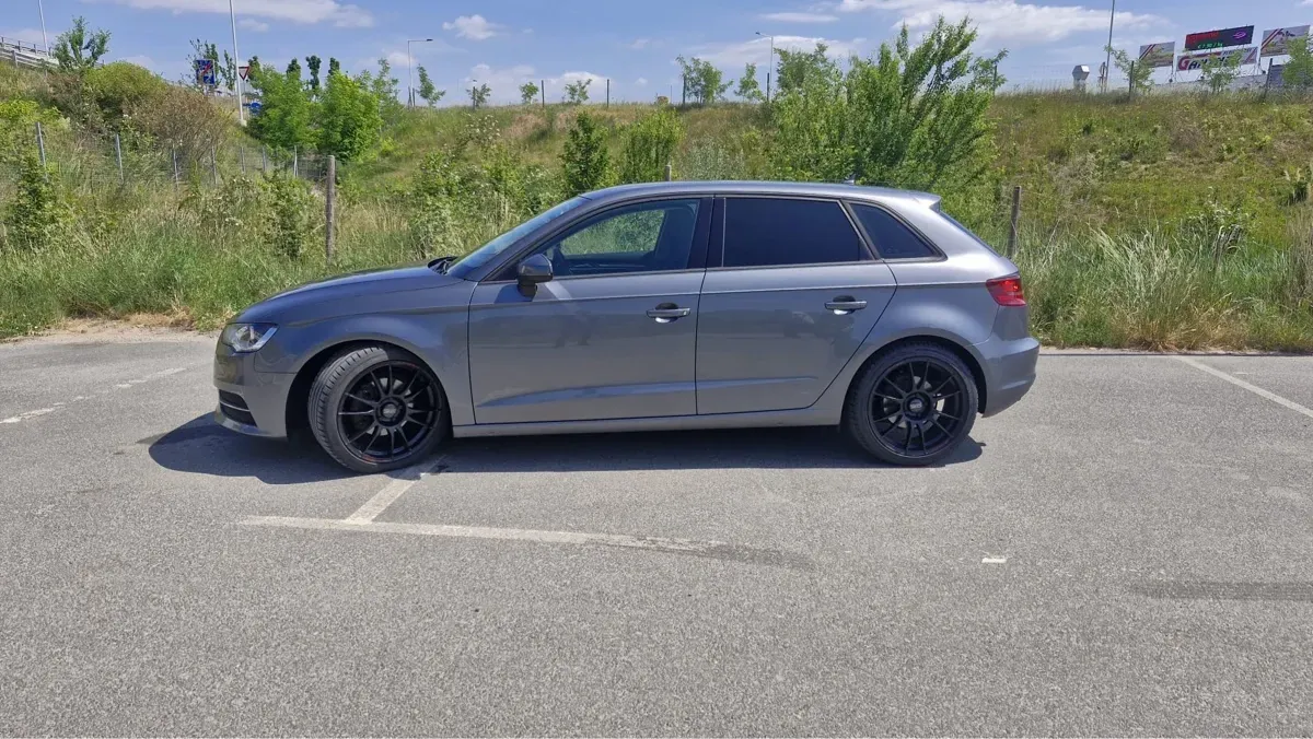 Audi A3 Sportback 2013 photo 2