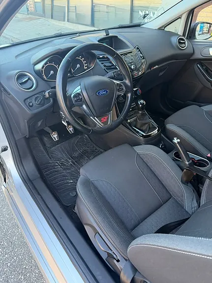 Ford Fiesta 2015 photo 5