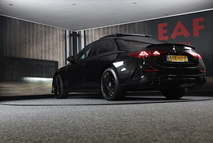 Mercedes-Benz E-Class 2025 photo 3