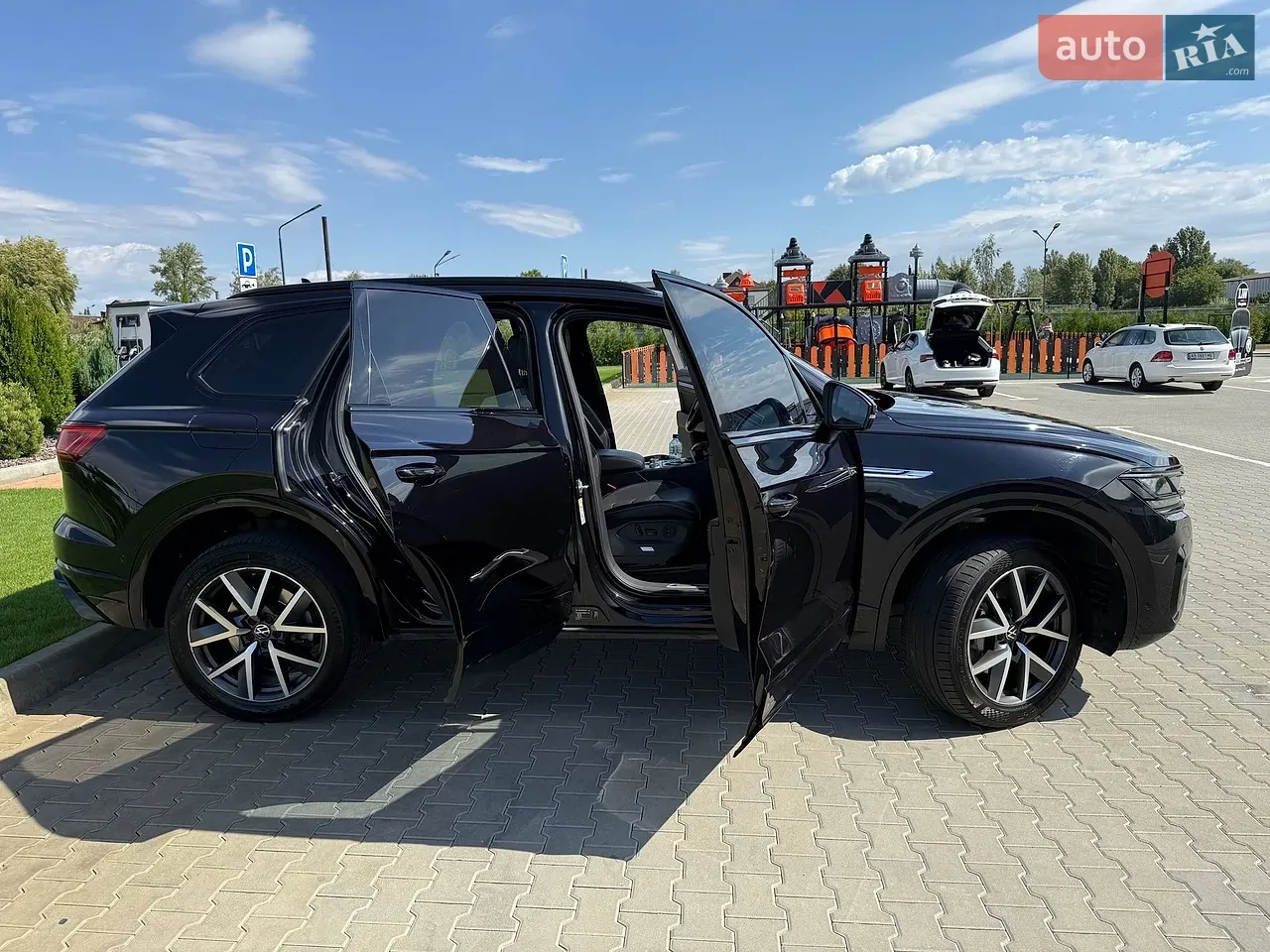 Volkswagen Touareg 2020 photo 2