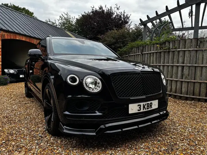 Bentley Bentayga 2017 photo 2