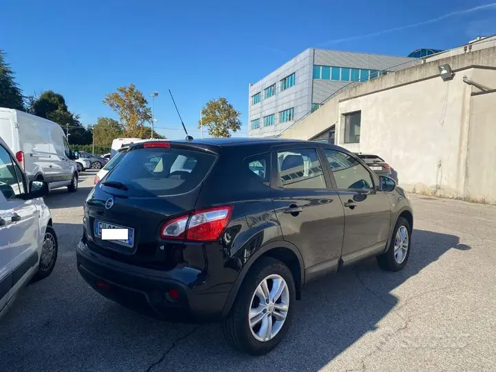 Nissan Qashqai 2011 photo 4