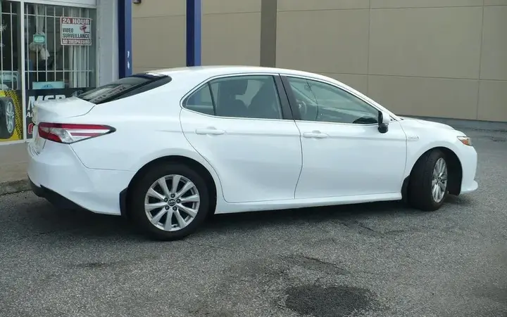 Toyota Camry 2021 photo 3