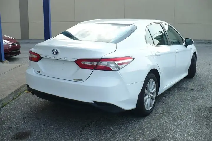 Toyota Camry 2021 photo 4
