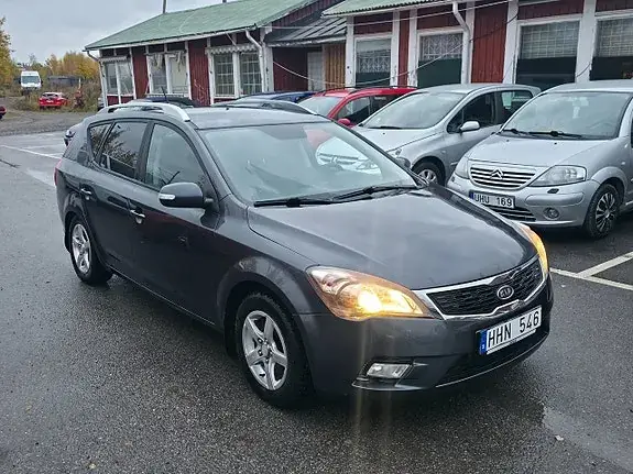 Kia Ceed 2010 photo 2