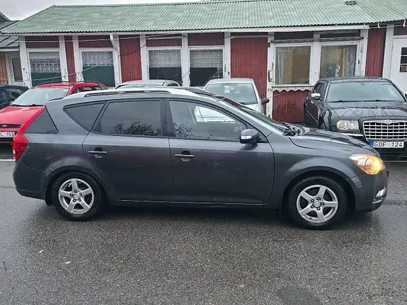 Kia Ceed 2010 photo 5