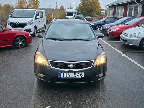 Kia Ceed 2010 photo 3