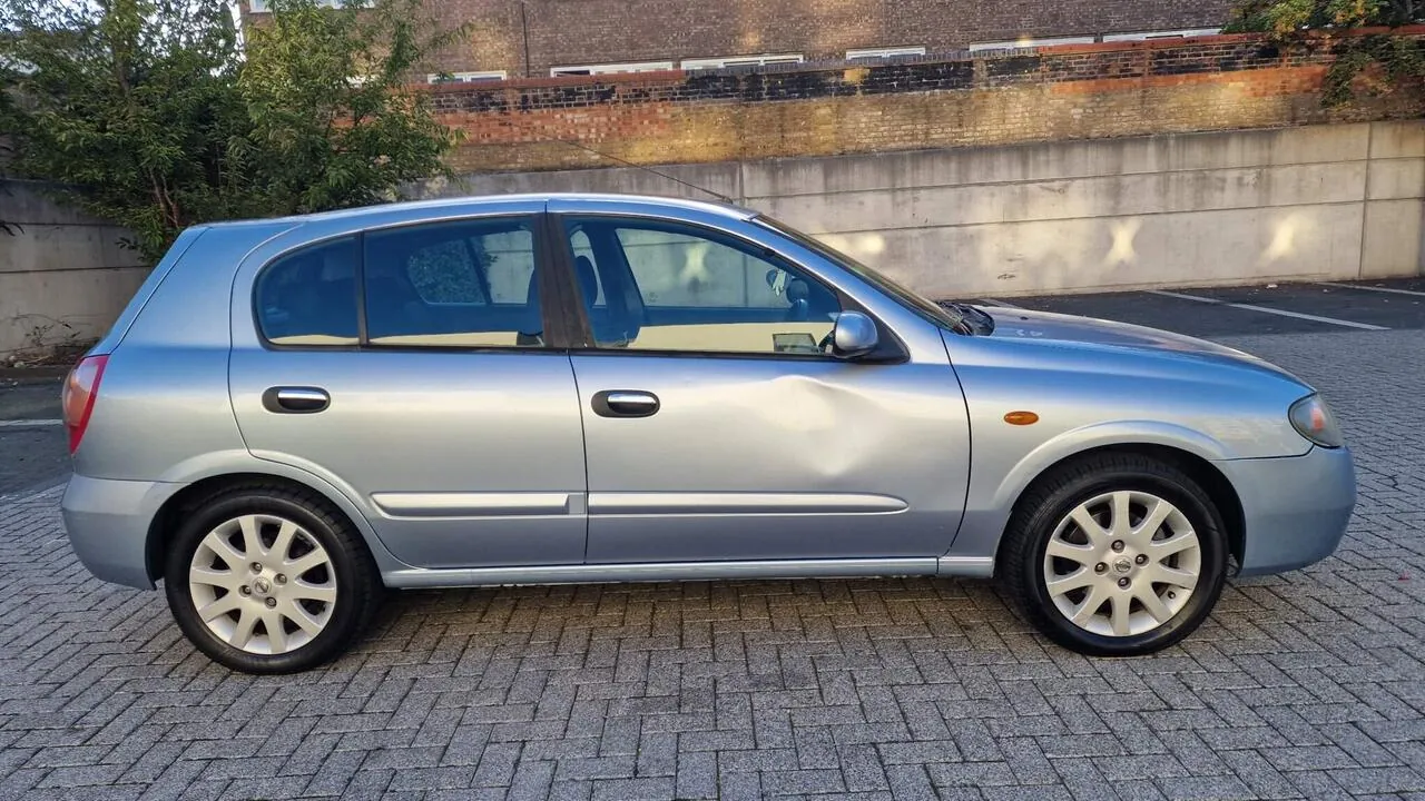 Nissan Almera 2004 photo 2