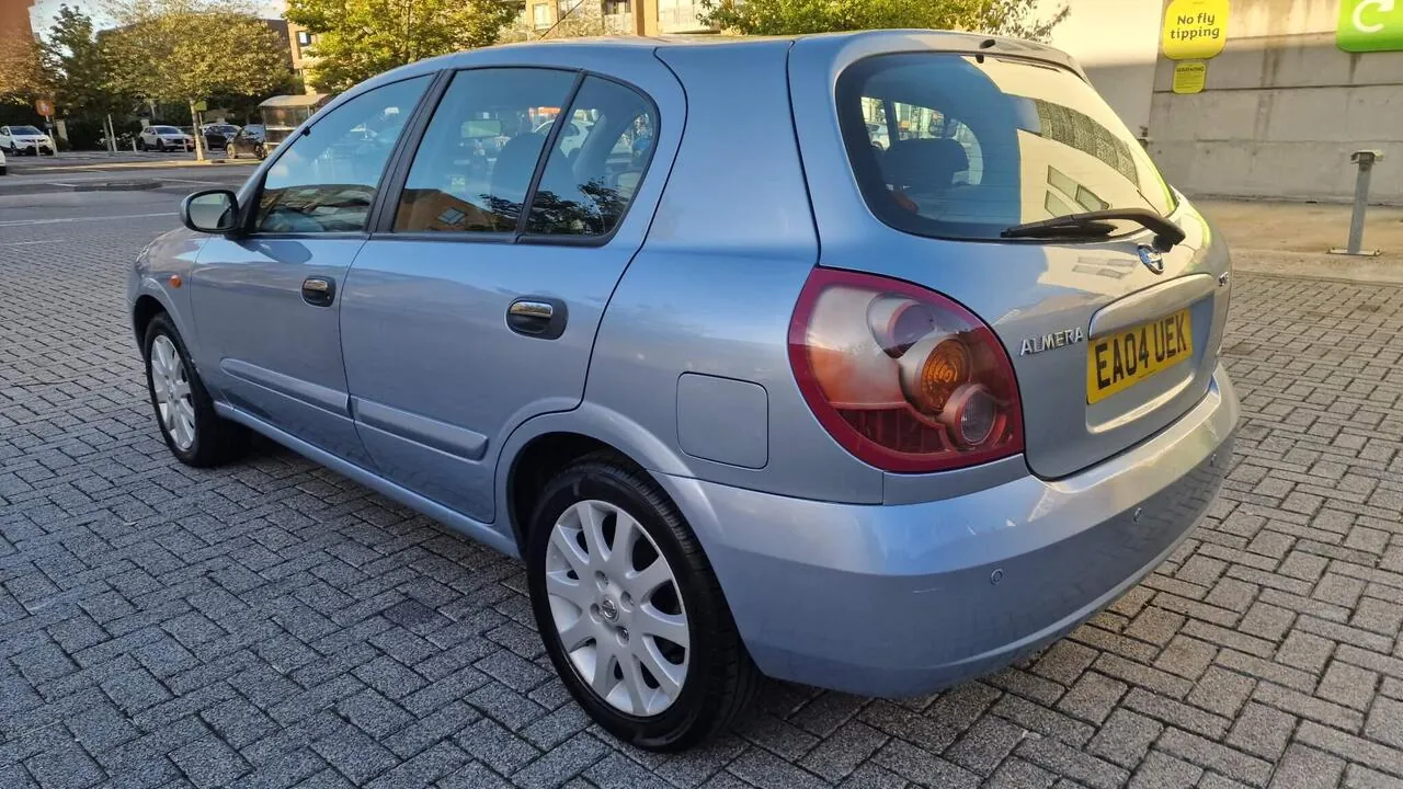 Nissan Almera 2004 photo 5