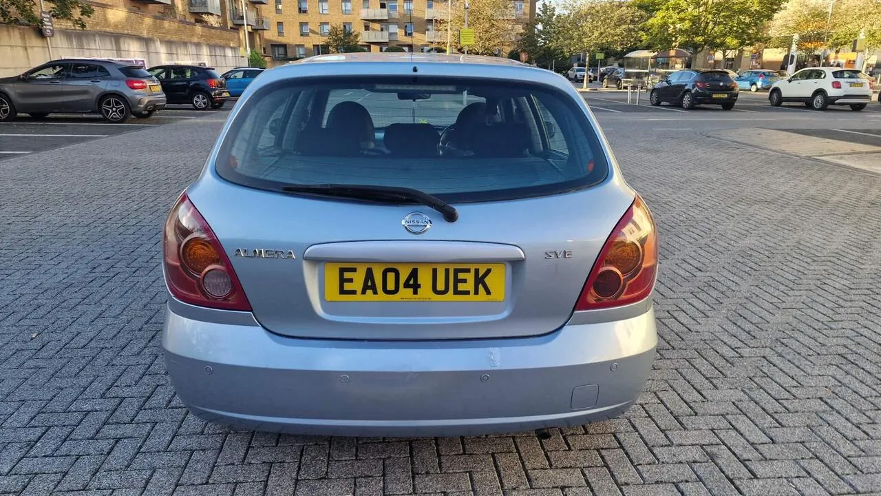 Nissan Almera 2004 photo 4