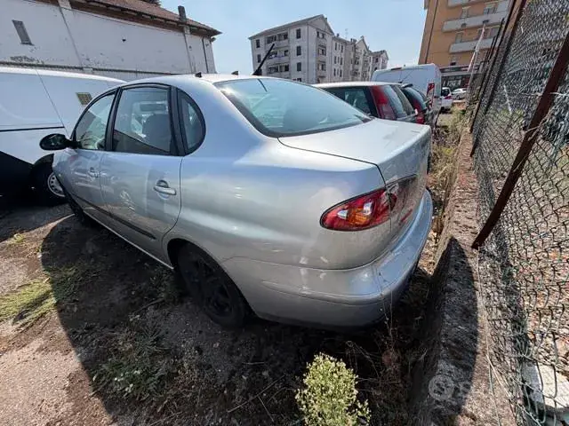 Seat Cordoba 2005 photo 3