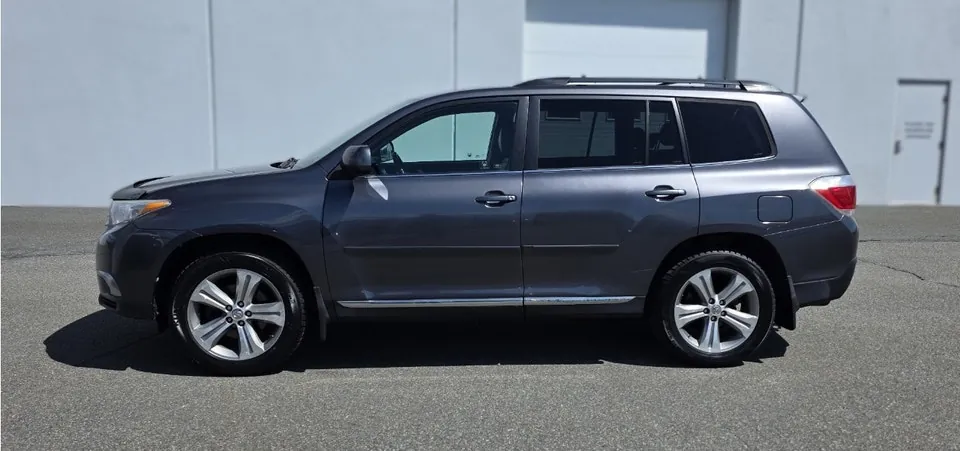 Toyota Highlander 2012 photo 3