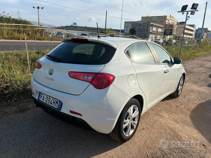 Alfa Romeo Giulietta 2015 photo 4