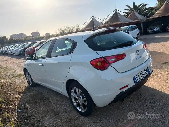 Alfa Romeo Giulietta 2015 photo 3