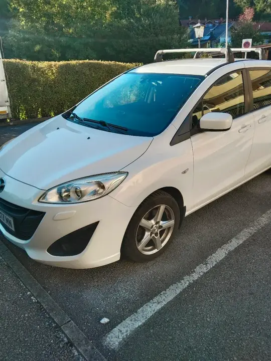 Mazda Mazda5 2011 photo 2