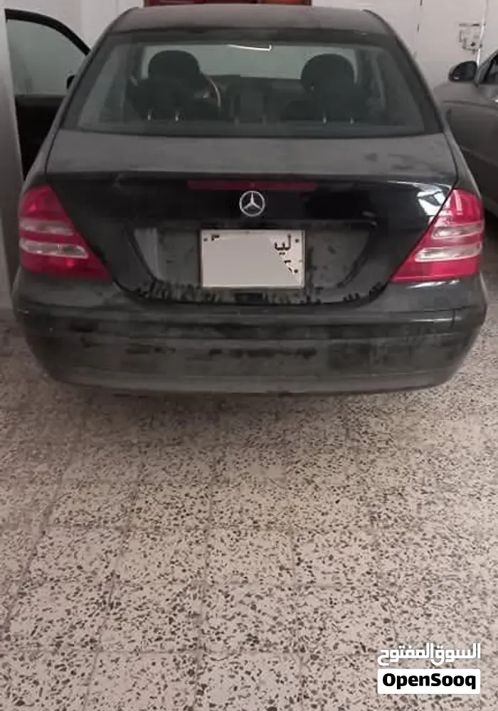 Mercedes-Benz C-Class 2005 photo 2