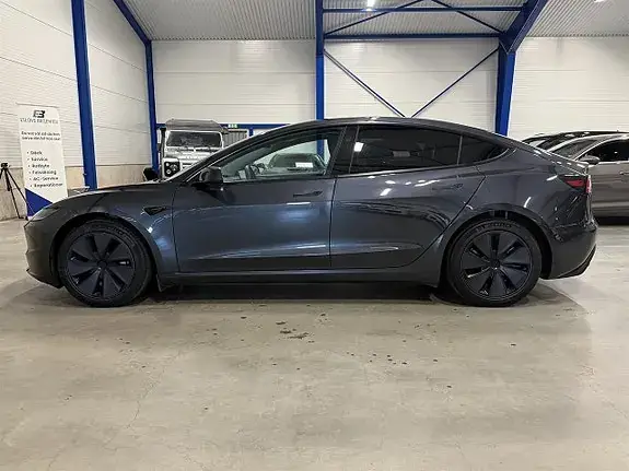 Tesla Model 3 2024 photo 3