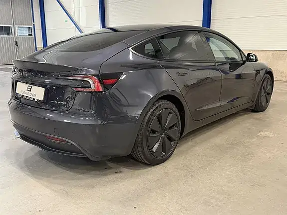 Tesla Model 3 2024 photo 5