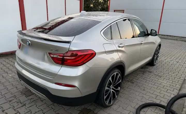 BMW X4 2016 photo 2