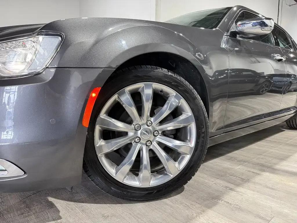 Chrysler 300 2019 photo 3