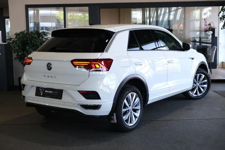 Volkswagen T-Roc 2019 photo 2