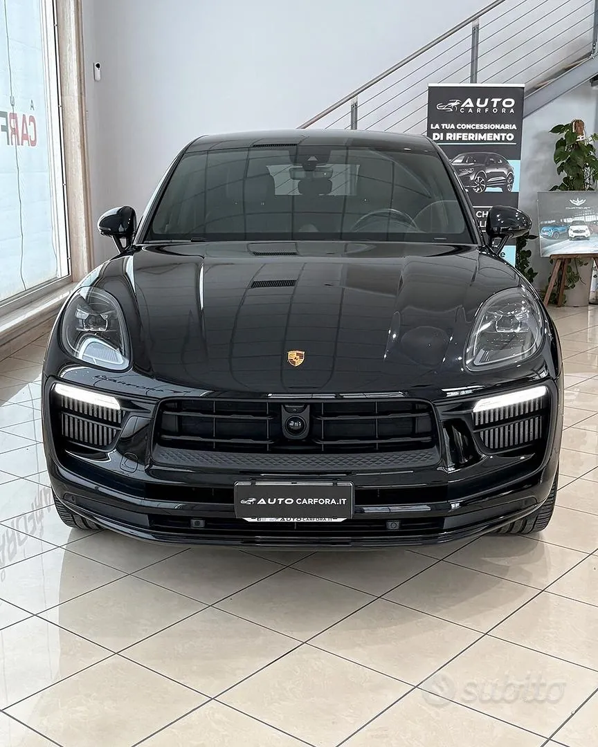 Porsche Macan 2023 photo 2