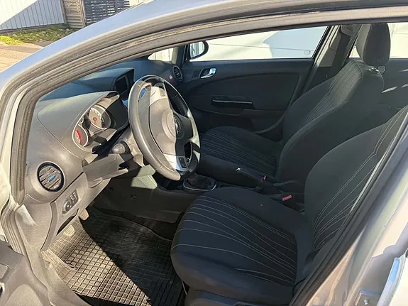 Opel Corsa 2011 photo 4