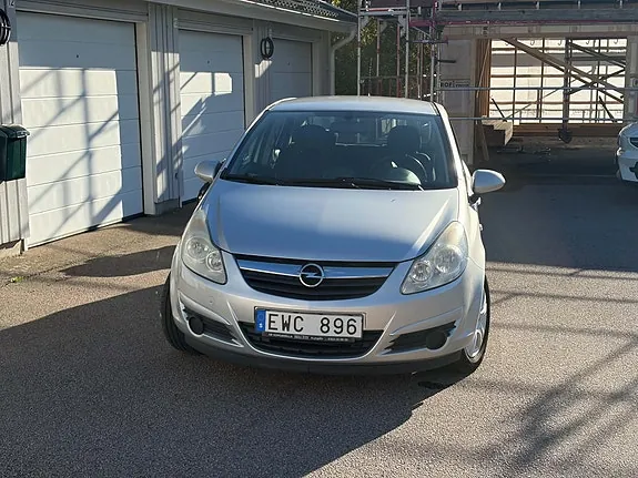 Opel Corsa 2011 photo 2