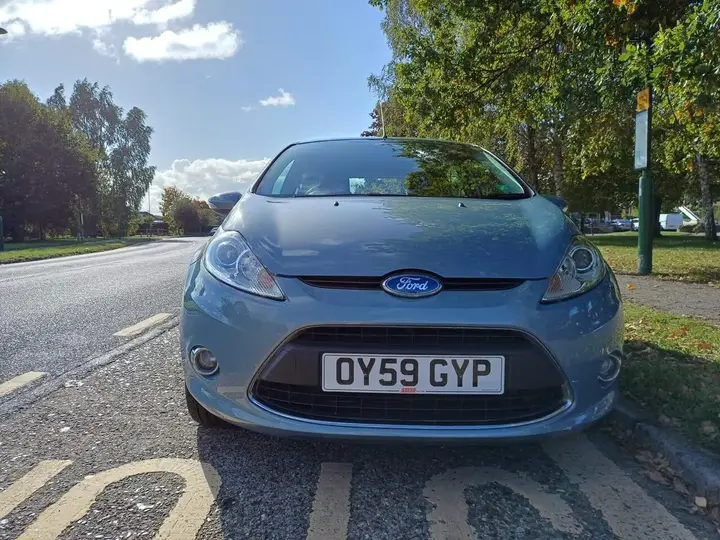 Ford Fiesta 2009 photo 2