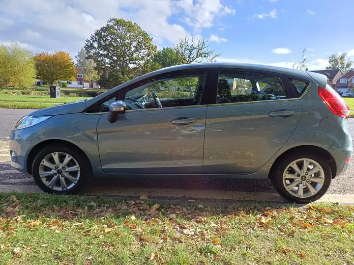 Ford Fiesta 2009 photo 4