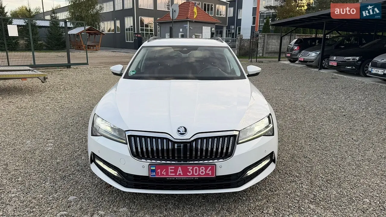 Skoda Superb 2020 photo 2
