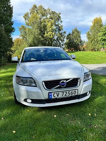 Volvo S40 2012 photo 2
