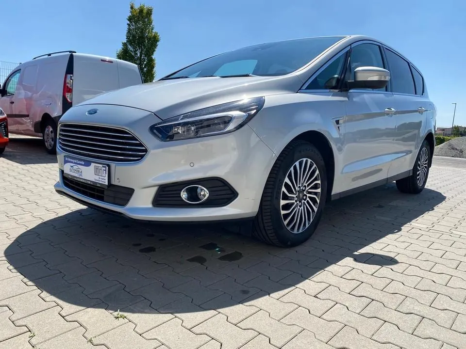 Ford S-Max Titanium