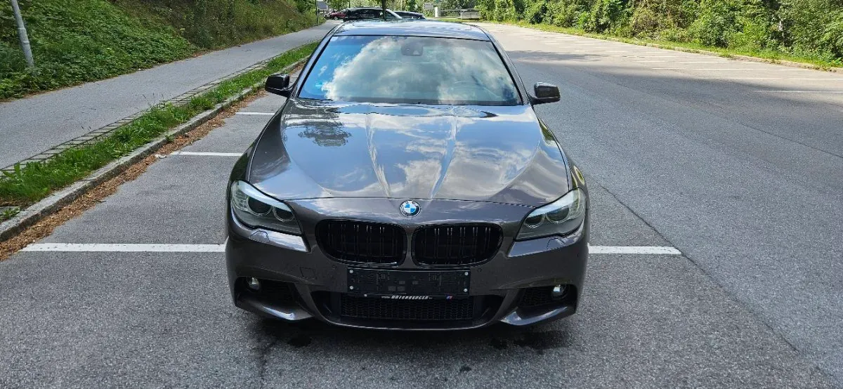 BMW 5 Series 2012 photo 2