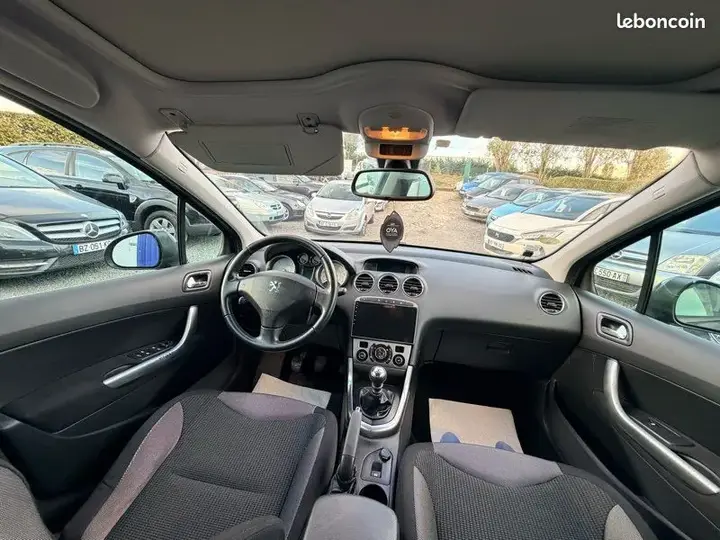 Peugeot 308 2008 photo 5