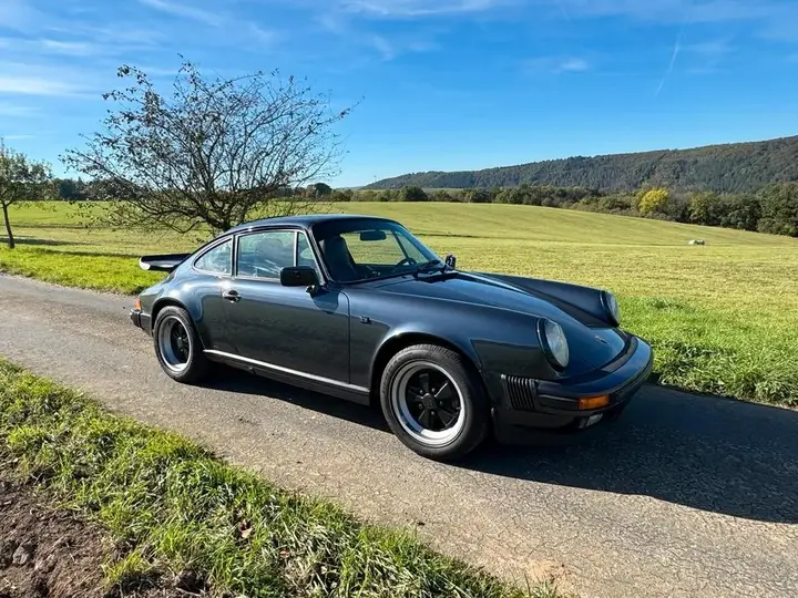 Porsche 911 Carrera