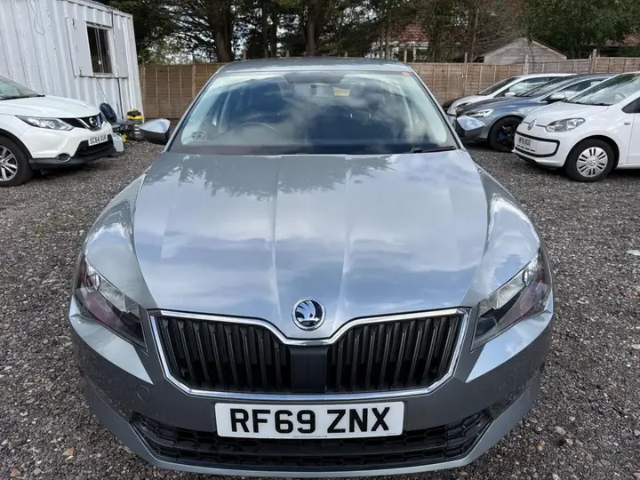 Skoda Superb 2026 photo 2