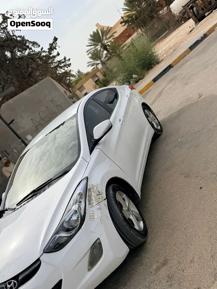 Hyundai Elantra 2013 photo 3