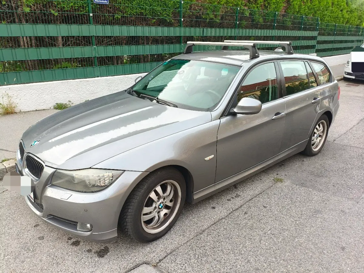BMW 3 Series 2009 photo 3