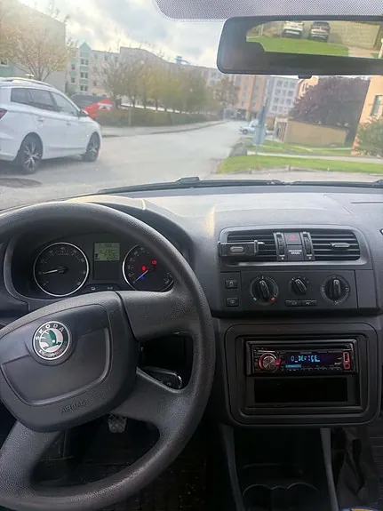 Skoda Fabia 2013 photo 3