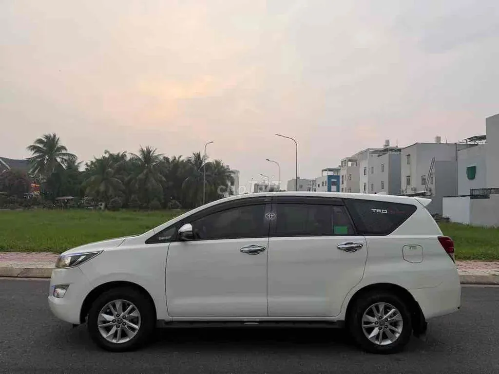 Toyota Innova 2019 photo 5