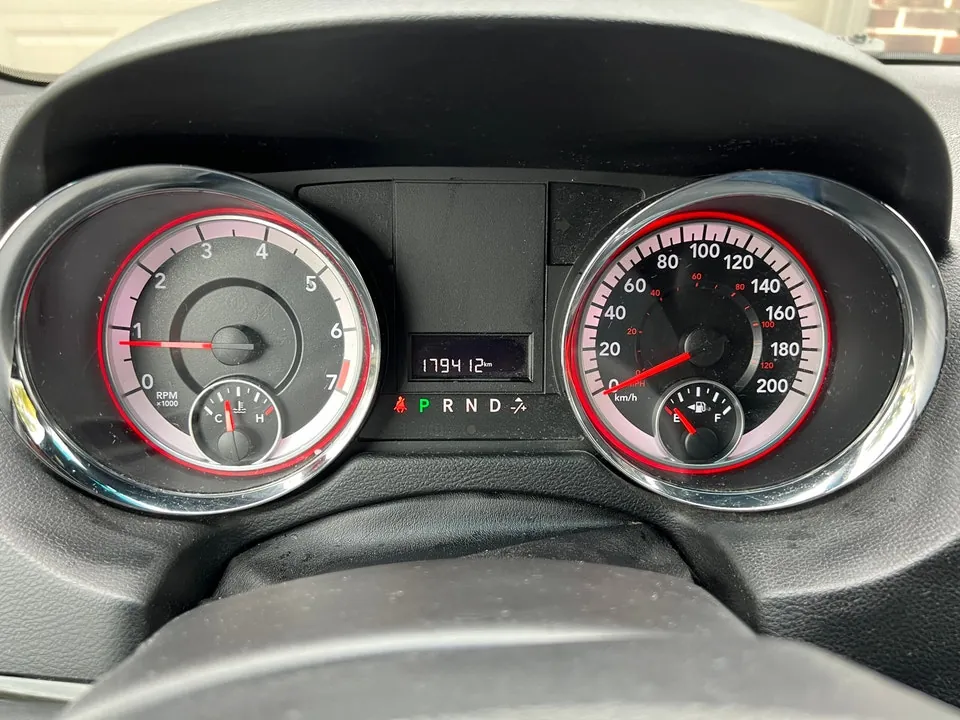 Dodge Caravan 2015 photo 4