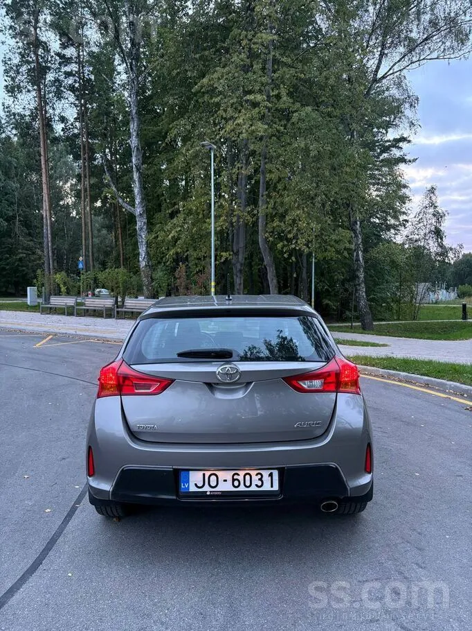 Toyota Auris 2014 photo 5