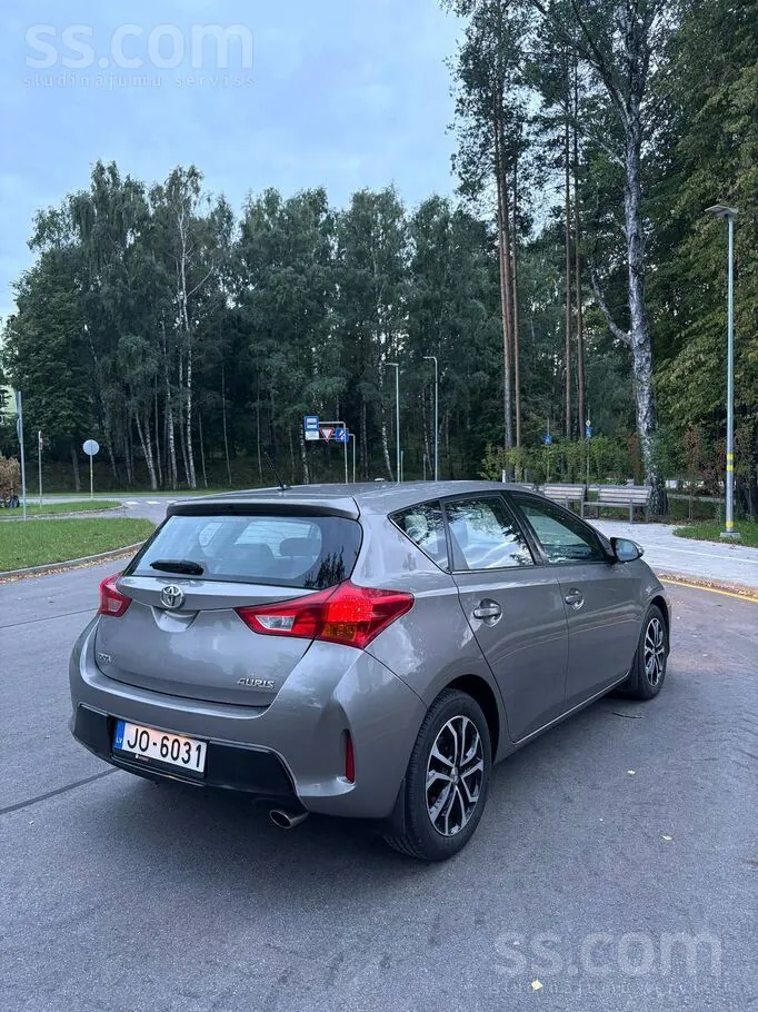 Toyota Auris 2014 photo 4